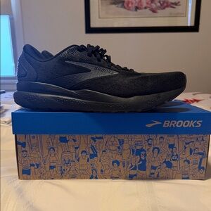 Brooks Men's black ghost 16 Athletic Shoes